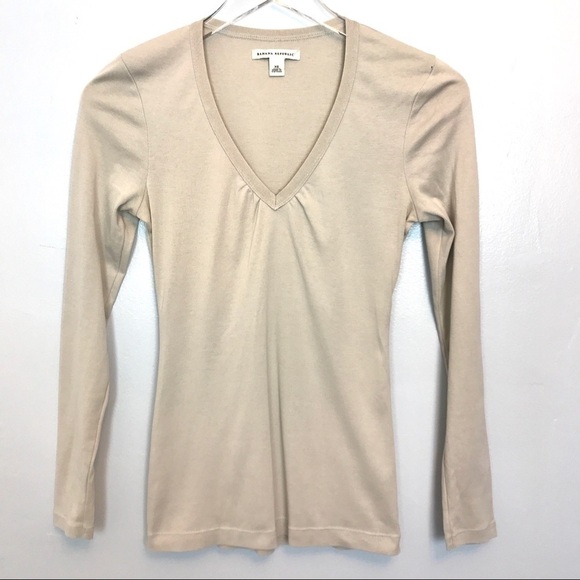 Banana Republic V-neck Long Sleeve T-Shirt Size XS - Picture 2 of 8